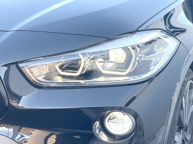 ●LEDヘッドライト：夜間走行時も良好な視界を確保し安心して運転できる高輝度LEDヘッドライトを装備！点灯速度が早く、消費電力も抑えられています。
