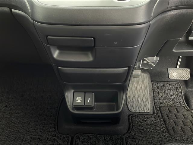 気になる車はお電話やメールで当店にお問い合わせください！なお、お電話での在庫の取り置きはできません。ご来場の際は、商談が重なる事が増えていますので事前に在庫有無をご確認くださいませ！