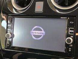 【純正ナビ】人気の純正ナビを装備。オーディオ機能も充実しており、Bluetooth接続すればお持ちのスマホやMP3プレイヤーの音楽を再生可能！毎日の運転がさらに楽しくなります！！