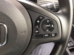 【アダプティブ・クルーズ・コントロール】予め設定した車速内でクルマが自動的に加減速。 前走車との適切な車間距離を維持しながら追従走行し、高速道路でのドライバーの疲労を軽減してくれる嬉しい機能付♪