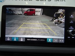 バックカメラの画像です。ガイドラインがスムースな車庫入れをサポートいたします！車庫入れの安心感がアップしますね☆