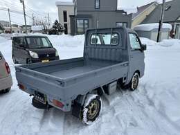 遠方で現車をご覧になれない方もご安心ください！電話等で車の詳細をしっかりとお伝えさせて頂きます♪全国どこでも納車いたしますので、まずはご相談ください♪