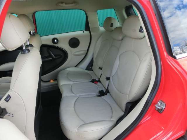 ☆リアシートも充分スペース御座います☆