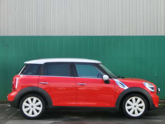 初めて中古車を買う方も女性一人でのご来店でも安心の総額表示のお店です。安さも魅力！！