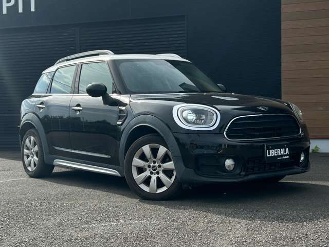 ご来店が難しいお客様でもご安心下さい、店頭在庫でしたらテレビ電話などを使いお車の詳細をご説明させて頂く事も可能でございます。