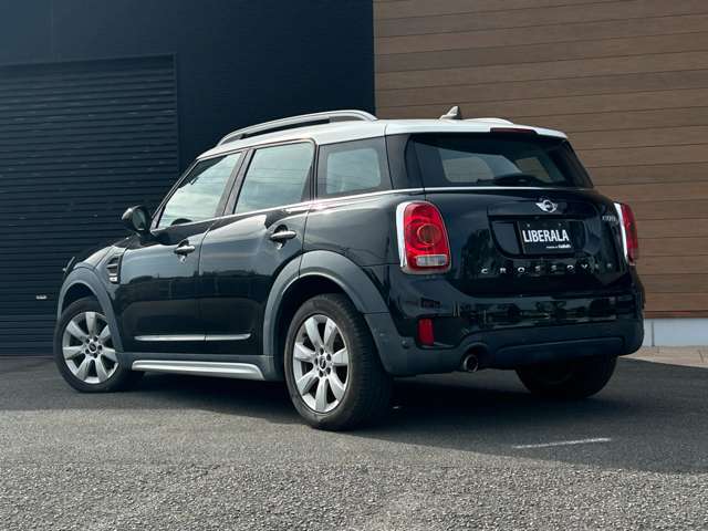 LIBERALAの全国在庫の中から厳選したお車をご提案！お近くの店舗でのご納車可能！その品揃えと品質に驚くこと間違い無し！