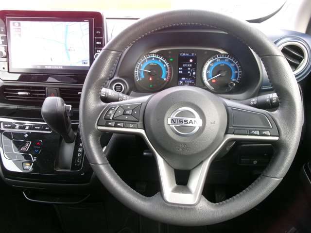 専門業者で内装外装とクリーニングを施工いたします。また別途費用が掛かりますがCPCボディーコーティングの施工もできますので併せてご検討ください。