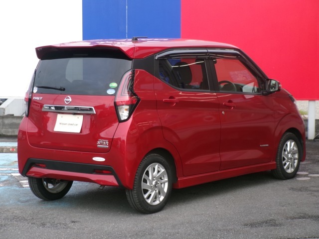 車検整備をさせていただきます。ディーラー工場でしっかり点検をさせていただきますので、ご安心下さい。新車保証が残っておりましたら保証継承もさせていただき、ご納車させていただきます！