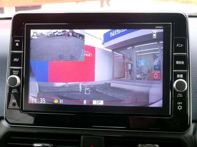 ナビゲーション連動タイプのドライブレコーダーを装備しています☆万が一の事故時の記録を残すと共に、安全運転の意識も高まります！！また旅行の思い出作りにも一役買いますね♪