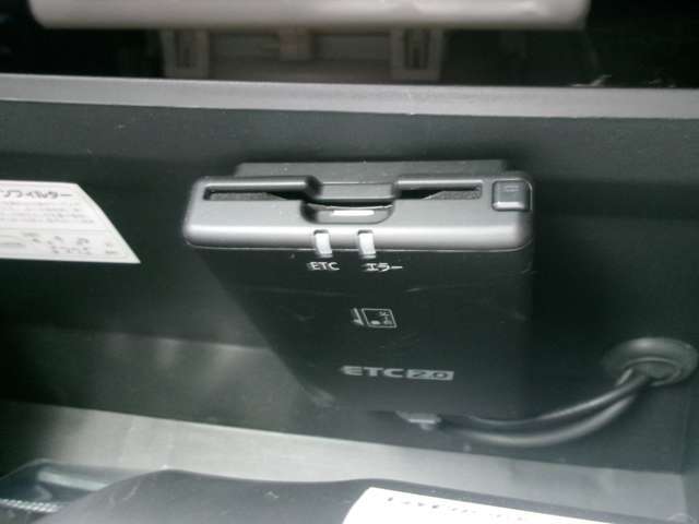 ETC2.0装備♪従来のETCの高速利用料金の収受だけではなく、渋滞回避や安全運転支援といったドライバーに有益な情報を提供してくれます♪