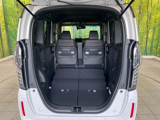 普段のお買い物や通勤、送迎等に十分な荷室スペースを確保しております。セカンドシートを倒すと、大きな荷物の積載も可能です♪