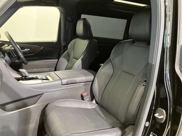 【運転席・助手席】いたみ・汚れなどは少なく、全体的に良好な状態です！