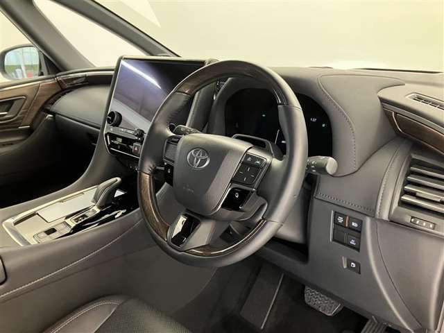 【ロングラン保証】納車後1年間は走行無制限のトヨタロングラン保証付きです。（対象項目：約60項目・5000部品）が対象です。全国のトヨタ系ディーラーで保証修理が可能です。