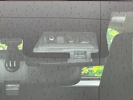 【トヨタセーフティセンス】走行中に前方の車両等を認識し、衝突しそうな時は警報とブレーキで衝突回避と被害軽減をアシスト。より安全にドライブをお楽しみいただけます。