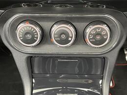 【運転席操作部】快適なドライブを楽しむための機能が装備されています！運転席から触れるので、使いやすいです！除菌プランいれていただくと、さらに清潔で安心していただけます！