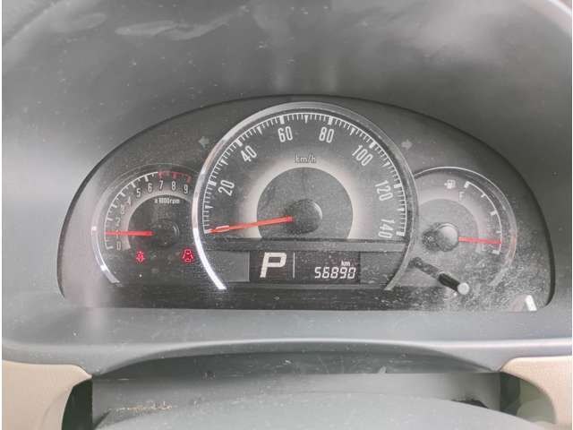 年式のわりに走行少ないお車です。56,000KM！