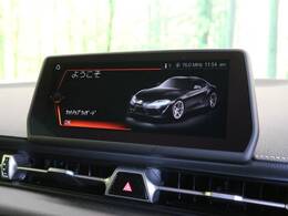 【メーカー純正ナビ】インテリアに溶け込むスタイリッシュな「専用設計」メーカーナビを装備♪視認性や操作性など基本性能にも優れ、より上質なカーライフをお楽しみいただけます。