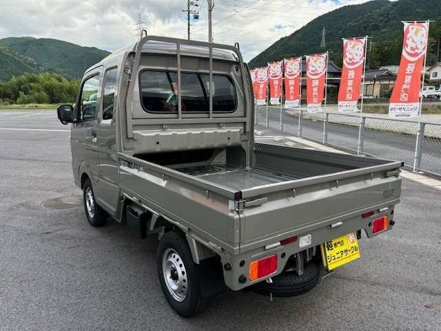 ＜中古自動車販売士在籍店＞～今日もあなたがハッピーだとうれしい～車買うなら、100万ドルにご相談ください。安心と信頼に応えるプロフェッショナル在籍店です