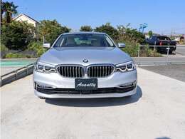 輸入車が初めてという方にも安心してお買い求め頂けるよう修復歴無し・実走行車・正規ディーラー車を厳選して仕入れております。