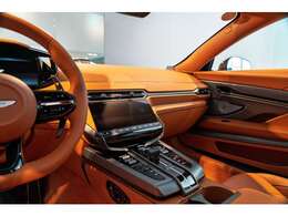 インテリアカラーはオックスフォードタンでございます。