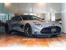 エクステリアカラーはチャイナグレーでございます。