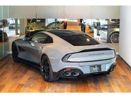 リアデザインは先代モデルでございますDP214・215から継承したデザインとなっております。