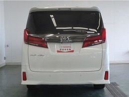 たくさん乗れるのがこの車の魅力！2台で移動しないと・・・なんて時もこの車なら1台で！大活躍です♪