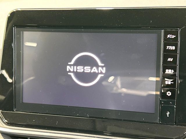 【9型ディスプレイオーディオ】視認性が高いディスプレイオーディオを装備♪操作性も良好で直感的なソース選択が可能です。