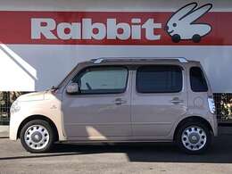 駐車場完備してございます！また店内明るい商談ルームで気軽に話しましょう！キッズコーナーも完備♪