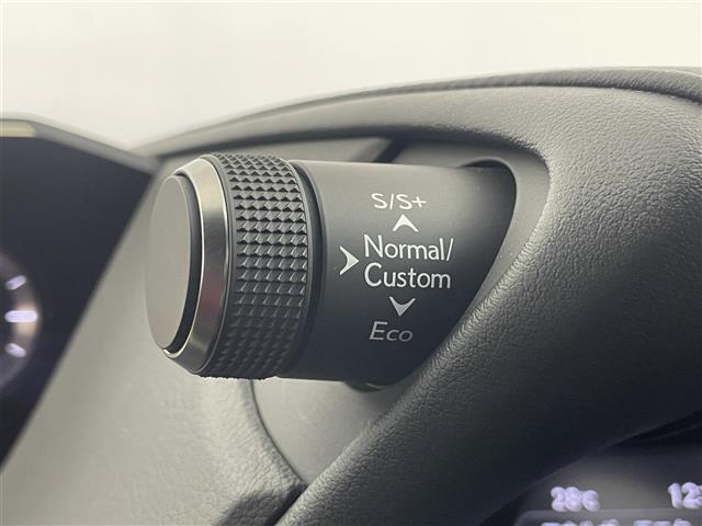 【運転席操作部】快適なドライブを楽しむための機能が装備されています！運転席から触れるので、使いやすいです！除菌プランいれていただくと、さらに清潔で安心していただけます！
