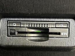 【ETC】高速道路の料金所をストレスなく通過！話題のスポットやサービスエリアに多い「スマートIC」利用時は必須のアイテムです。当店でセットアップを実施、ご納車当日からすぐにご利用いただけます！