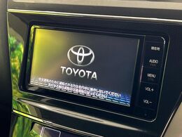 【純正ナビ】人気の純正ナビを装備しております。ナビの使いやすさはもちろん、オーディオ機能も充実！キャンプや旅行はもちろん、通勤や買い物など普段のドライブも楽しくなるはず♪