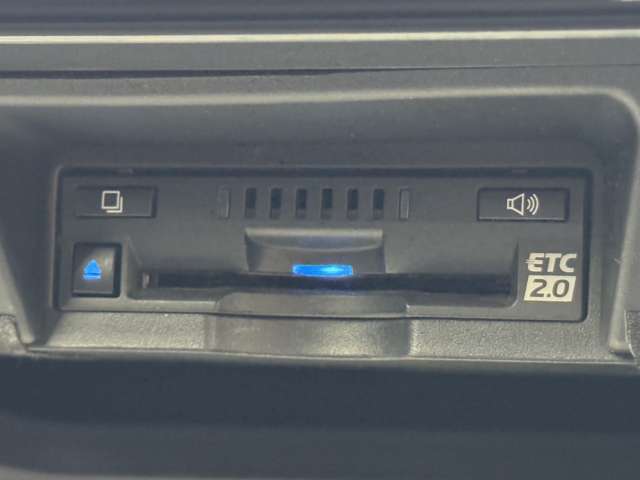 ◆【ETC】有料道路を利用する際に料金所で停止することなく通過できる、ETC車載器（ノンストップ自動料金収受システム機器）が装備されています。セットアップを行うことで利用可能になります。