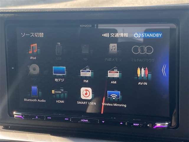 ブルートゥースに接続することにより、スマホに入ったお気に入りの音楽を車内で楽しむことができます♪あると本当に便利な機能になっています！