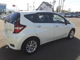 全国に店舗を展開しているのでどこでもお取り寄せが可能です！この車が気になるけど遠方だから・・・と諦める必要はありません！※別途陸送費が必要です。