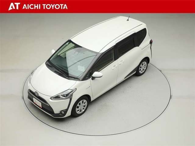 この中古車は、上級グレードのGになります。両側電動スライドドアや本革ハンドルを標準装備しています。また、オプションで、LEDヘッドライトとフォグランプまで装着した充実装備の1台です。