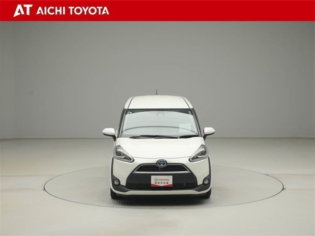 人気のLEDヘッドライトとフォグランプを装着しています。もちろん、オートマチックハイビームハイビームスイッチに対応しています。