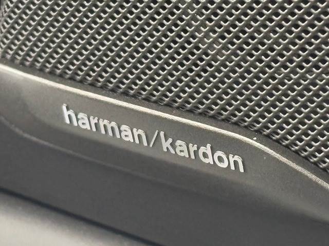 【hurman/kardon（ハーマンカードン）】高音質スピーカーを搭載しております。専用チューニングにより、クリアで臨場感あふれるサウンドを実現しワンランク上の空間をお楽しみください。