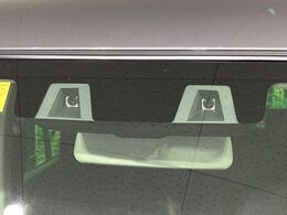【スズキ　デュアルカメラブレーキサポート】走行中に前方の車両等を認識し、衝突しそうな時は警報とブレーキで衝突回避と被害軽減をアシスト。より安全にドライブをお楽しみいただけます。