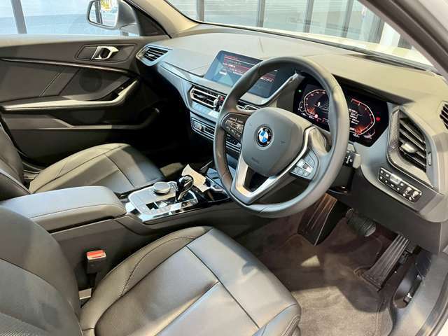 ≪駆け抜ける歓び≫　≪Freude am Fahren≫