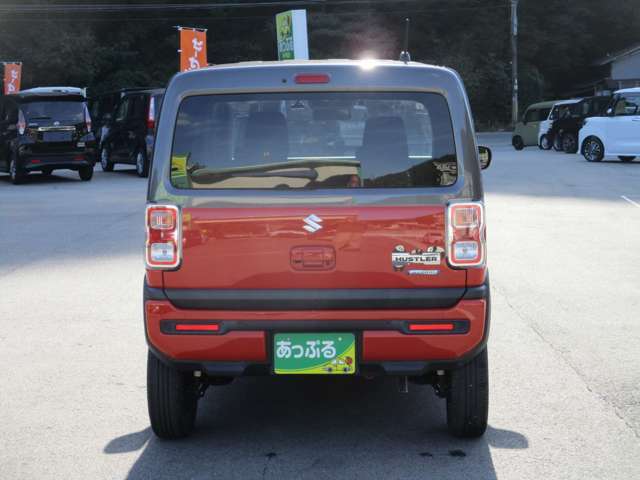 毎日全国のオートオークション会場から厳選した車を仕入れしております！プロの査定士の検査を受けた車を仕入れ、入庫後も社員が1台1台を走行チェックや状態確認・装備確認などを入念に行います。