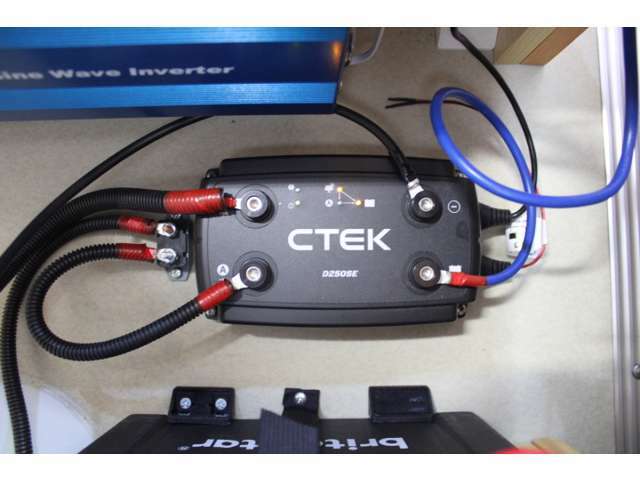 CTEK走行充電装備しています！