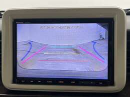 【バックモニター】後ろのカメラの映像がモニターに映し出されるので、後方の見えない死角や、障害物との距離感などもしっかり安全確認することができます！