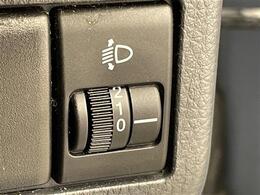 【運転席操作部】『運転席周辺の装備』の画像になります。快適なドライブを楽しむための機能が装備されています！運転席から触れるので使いやすいです！