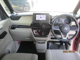 内装はとてもキレイで程度がとてもいいです。シートの擦れやシミなどもありません。マットのすみずみまできれいにしています。もちろん気になる臭いもありません。