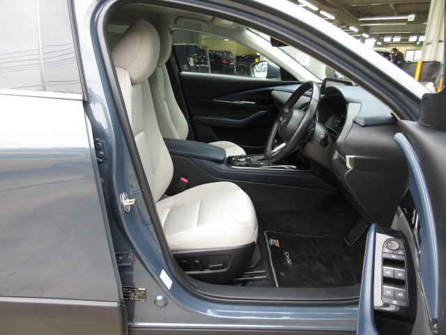 【禁煙表記について】　タバコを含めた車内のニオイに関しては、個人の主観となる為、ご来店時にお客様に確認して頂いておりますので、ご了承下さい。