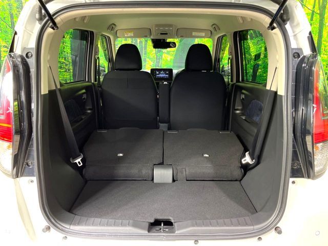 普段のお買い物や通勤、送迎等に十分な荷室スペースを確保しております。セカンドシートを倒すと、大きな荷物の積載も可能です♪