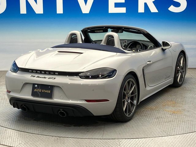 ご納車前のボディーコーテイングもお任せ下さい！新・世界品質ガラス系コーティングの『ハイモースコーティング』で快適なカーライフをお約束いたします。