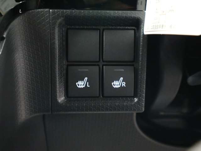 遠方（九州、沖縄除く）のお客様でも陸運局に持ちこまずに名義変更可能ですので店頭納車の場合は余計な諸費用も頂いておりません。遠方陸送納車も格安にてご納車可能です☆自走の場合は交通費相当でお届けも可能です