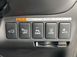 【三菱e-Assist】走行中に前方の車両等を認識し、衝突しそうな時は警報とブレーキで衝突回避と被害軽減をアシスト。より安全にドライブをお楽しみいただけます。